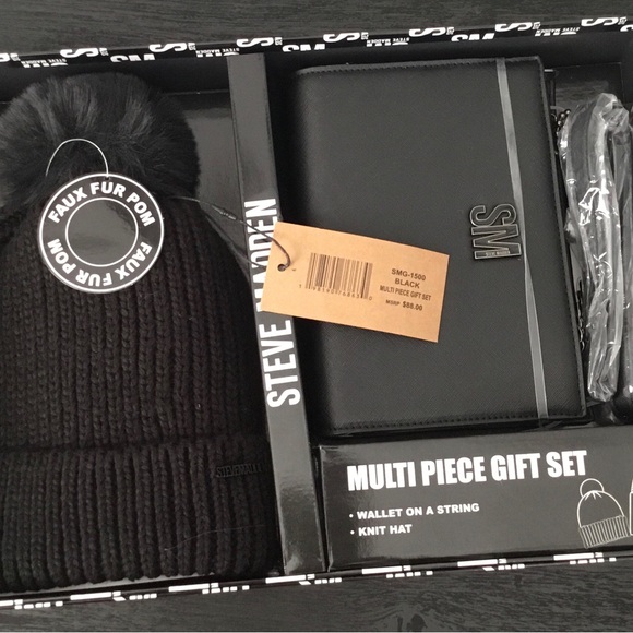 Steve Madden Black Crossbody Wallet Purse & Red Pom Hat Gift  Steve Madden Multi Piece 2 Gift Set Black Wallet On The String & Knit Hat New
